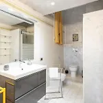 Stunning Center Lejlighed Rom